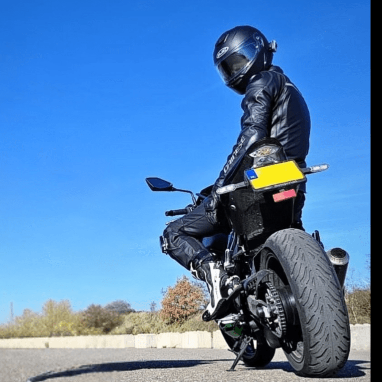 Communityfoto: motorrijder in leren gear